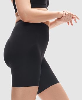 Sculpt Highlight Short Black Sculpt Highlight Short Black